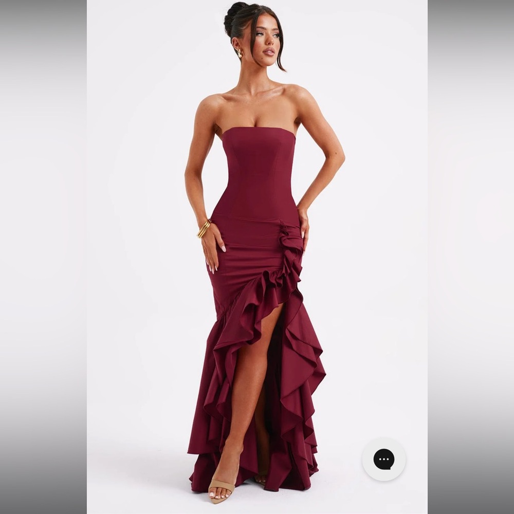 Elegant Burgundy Strapless Dress
